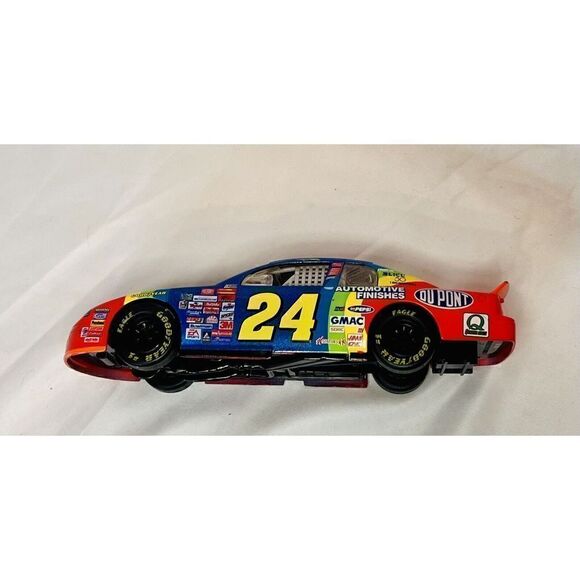 Jeff Gordon 1999 Monte Cristo Chevy Dupont 1/24 ELITE Model Car Colorful Hasboro - Picture 2 of 9